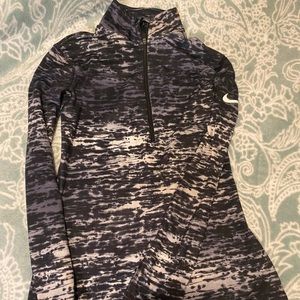 Nike pullover dry fit